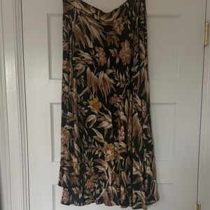 H&M Women's green and gold antique floral print midi skirt Size 8